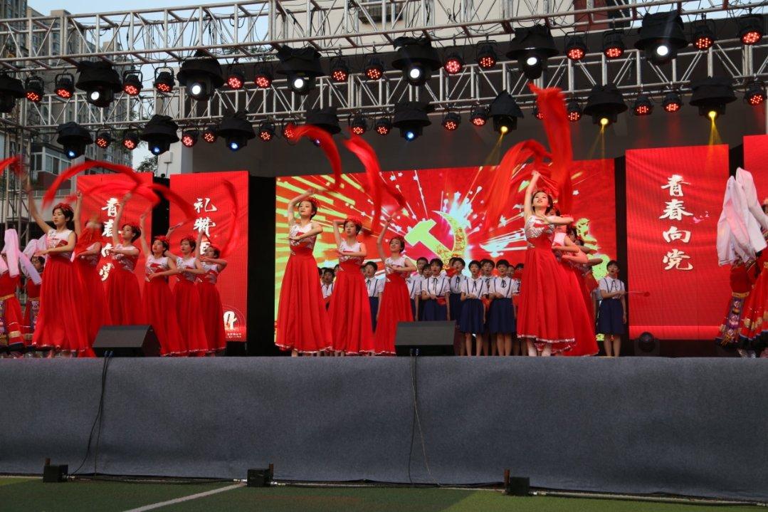 鲜奶运输车找不同